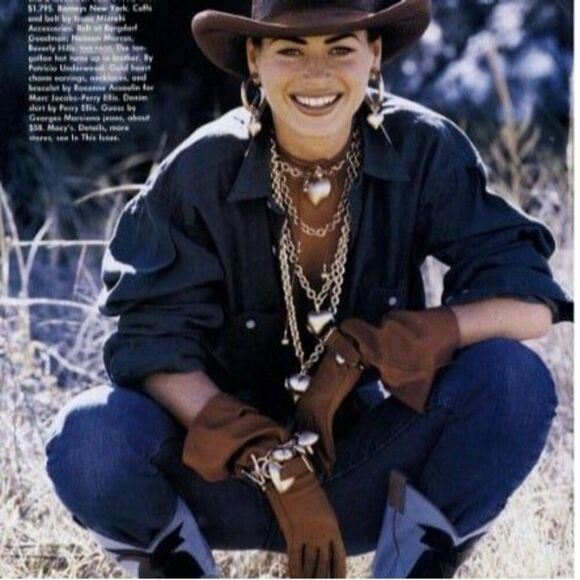 NWOT $155 Roxanne Assoulin The Puffy Heart Necklace in Gold - Picture 13 of 13